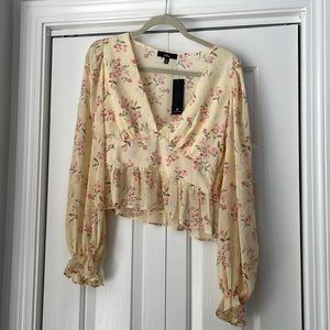 Lulus floral top. NWT.